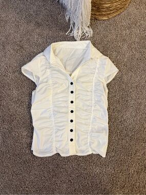 ROMWE White Ruched Button-Front Cap Sleeve Blouse